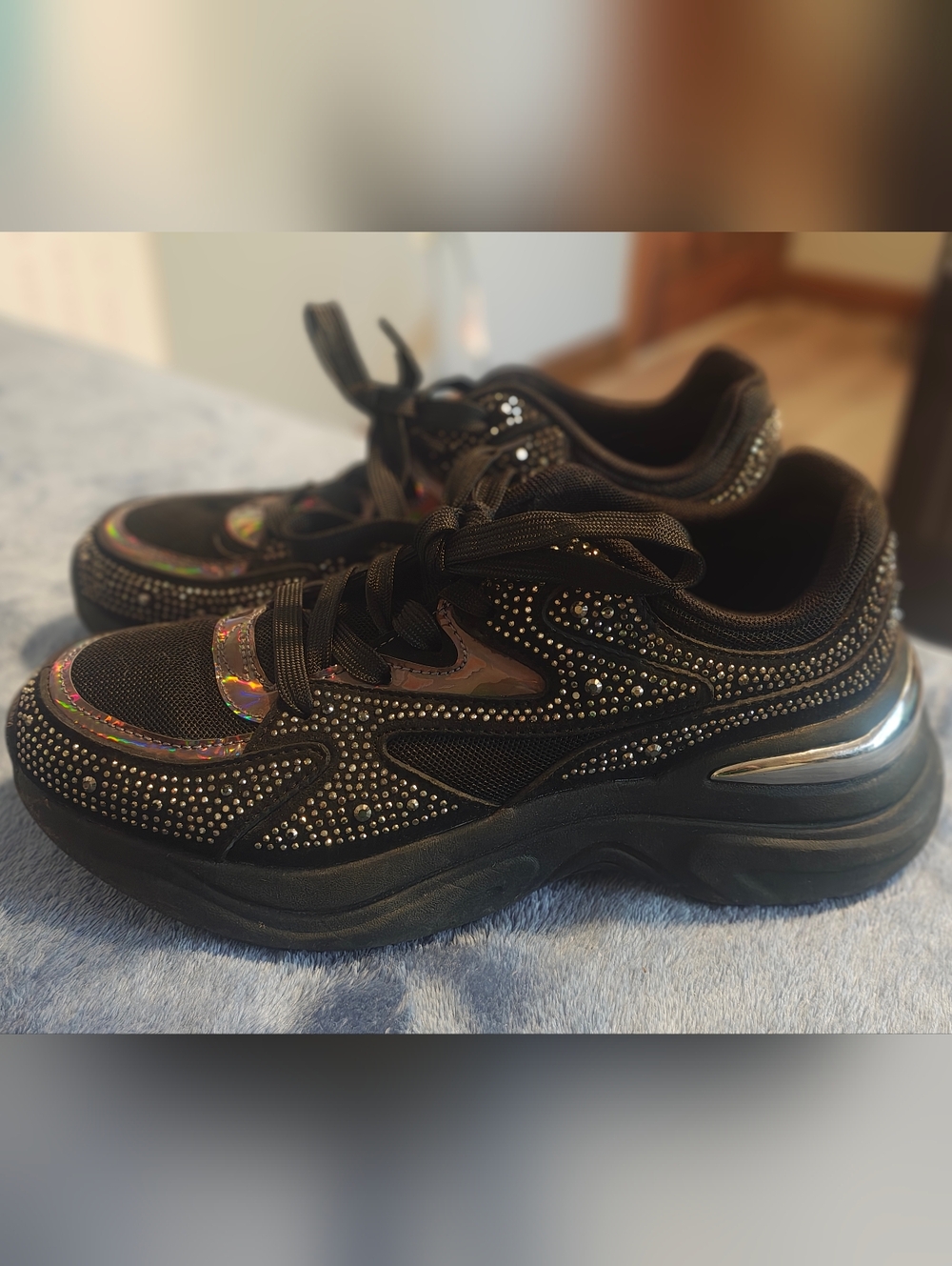 Skechers Street Hazel - Dazzle N Dash sneaker in black. EUC Size 7 Sparkly